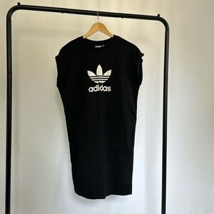 Black Short Sleeved Tee Shirt Dress | She’s Active & Flirty